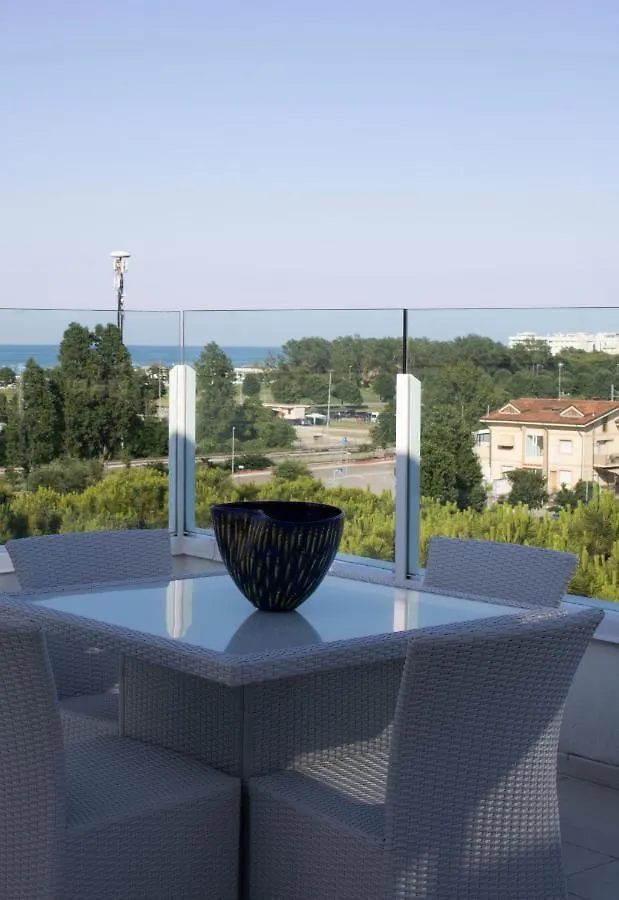 מיסאנו אדריאטיקו Suite Luxury Seaview בית נופש